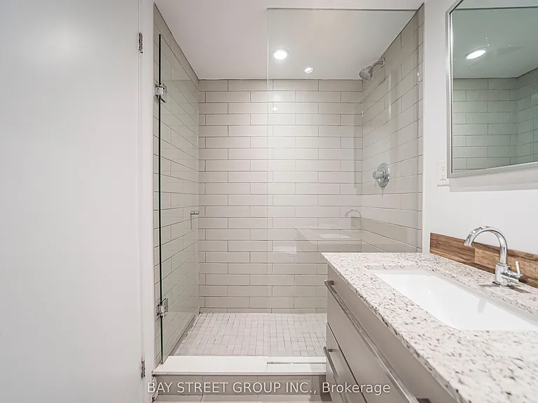 160 Flemington Rd #1020 — Photo 17