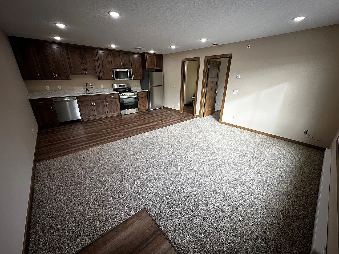 Crossroads Campus Apartments — Photo 1