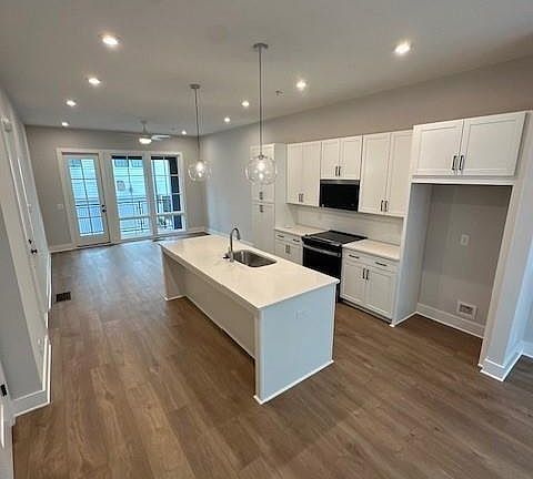 5th image of 989 Bibbs Cir NW #24