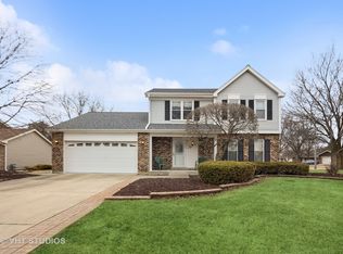1410 71st St, Downers Grove, IL 60516