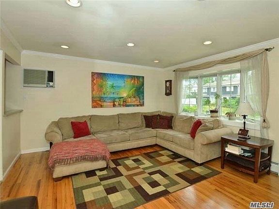 2nd image of 421 Jefferson St