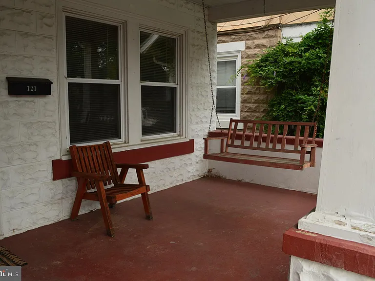 121 Broad St — Photo 3