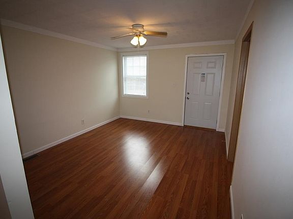 4th image of 566 Glendale Dr