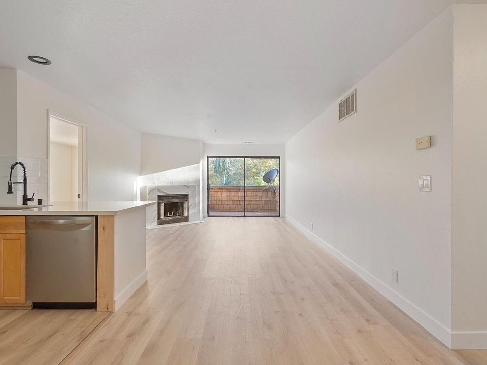1st image of 2348 La Terrace Cir