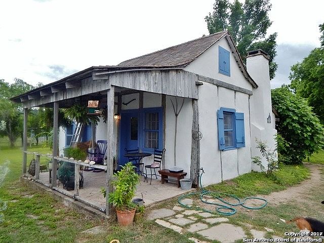 1st image of 1102 Gentilz St