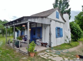 1102 Gentilz St, Castroville, TX 78009