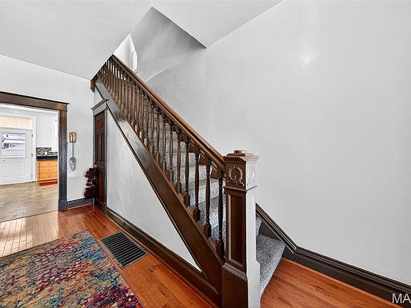 5th image of 4948 Tyrolean Ave