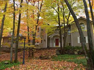 55 Oak Hill Dr, Marquette, MI 49855