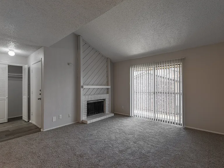 Preston Oaks — Photo 41