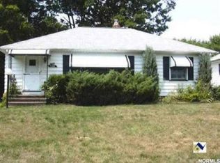 5348 E 141st St, Maple Heights, OH 44137