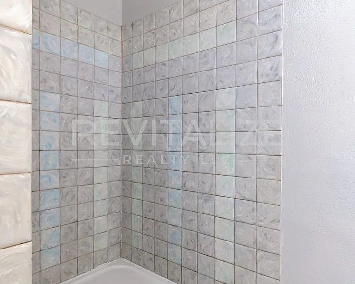 3230 Greenleaf Ct — Photo 16