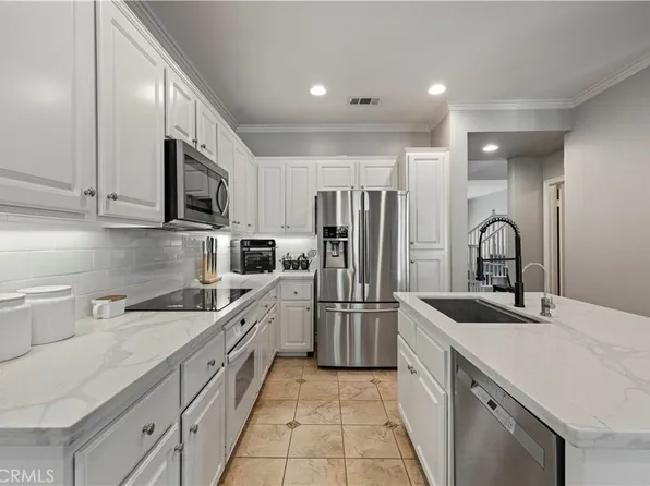 23402 Brookdale Ln Unit 56, Santa Clarita, CA 91355