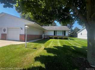 3549 Holland Park Ln #2, Pt Huron, MI 48060