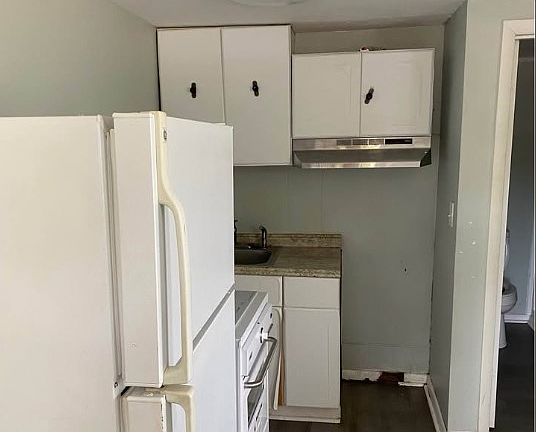 3rd image of 11825 Beechwood St #1
