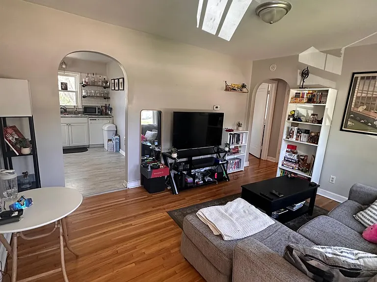 707 11th Ave NE — Photo 14