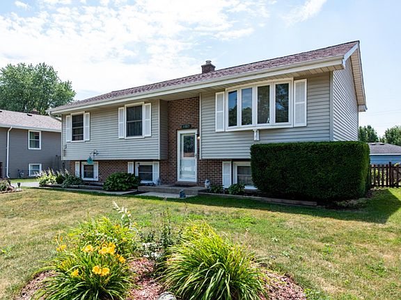2nd image of 1307 Macarthur Dr