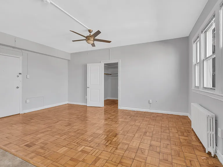 The Glenwood Apartments — Photo 10