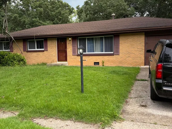 417 Cedar St NW, Demotte, IN 46310