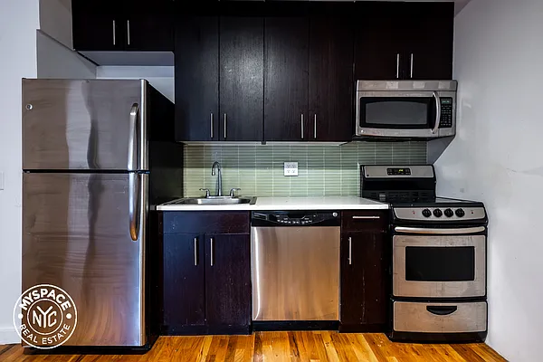 Rented by MySpaceNYC | media 7