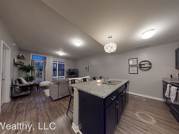 4th image of 1400 Wealthy St SE #8470723