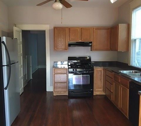 2nd image of 2809 Aubry St
