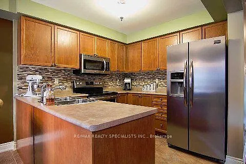 3 bed, $2,900 — Photo 2