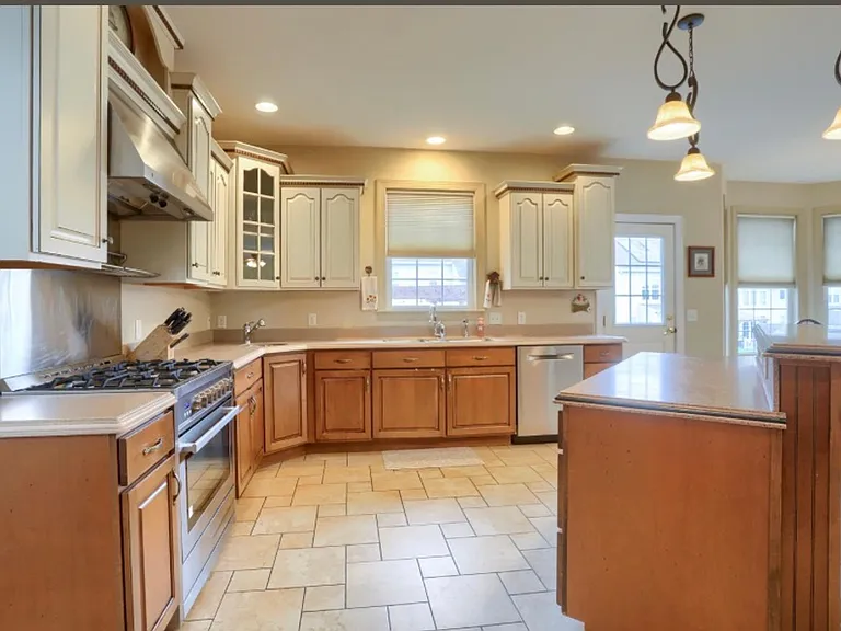 10 Spring View Ct — Photo 10