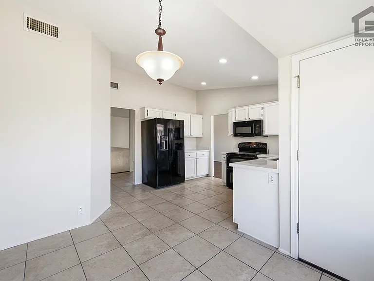 7202 W Corrine Dr — Photo 17