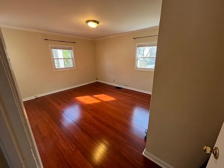 801 Vernon Rd — Photo 10