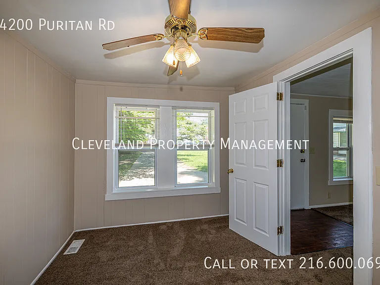 24200 Puritan Rd — Photo 7