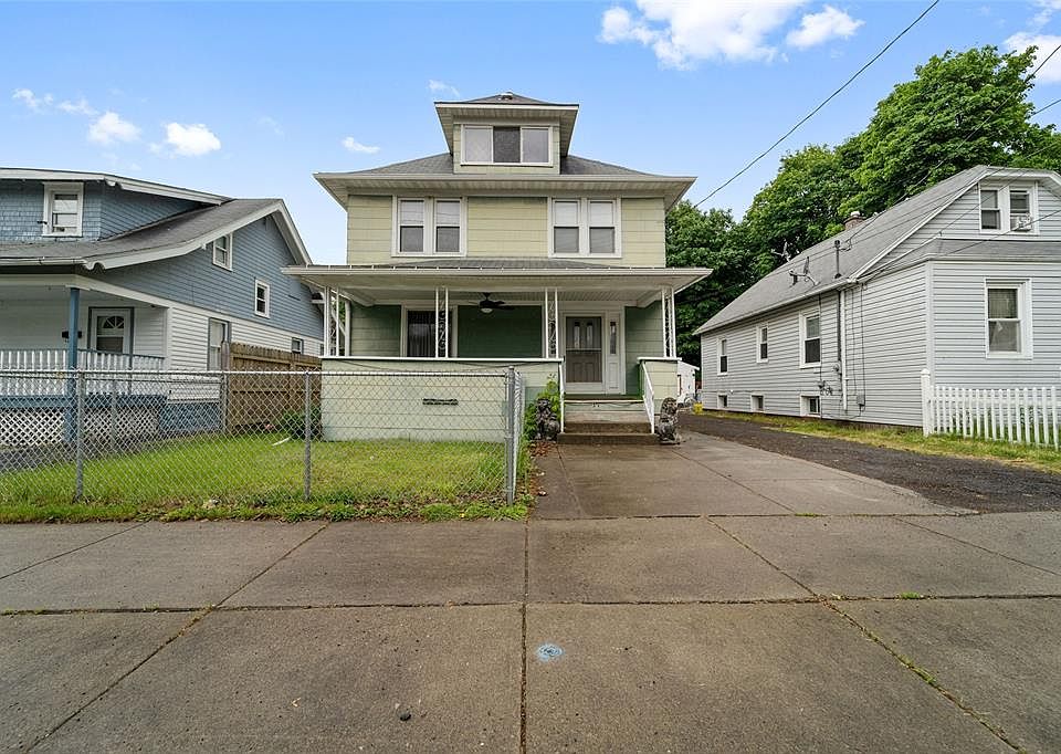 1st image of 39 1st St