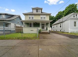 39 1st St, Johnson City, NY 13790
