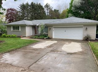 804 E Gunn Rd, Rochester, MI 48306