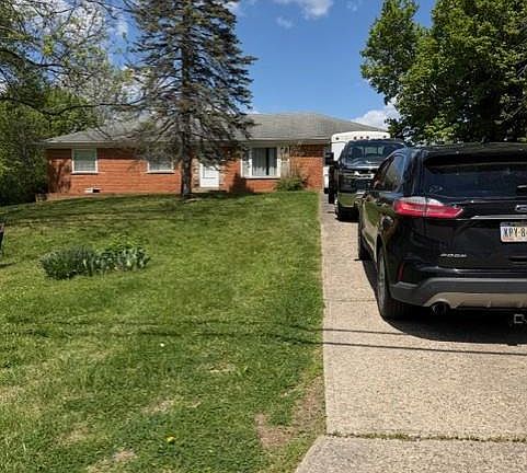 2nd image of 3030 Crest Rd