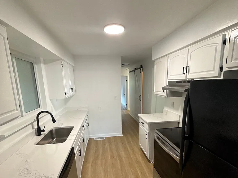 2200 Yorkshire Pl — Photo 17