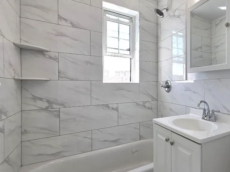 14021 Burden Cres — Photo 3