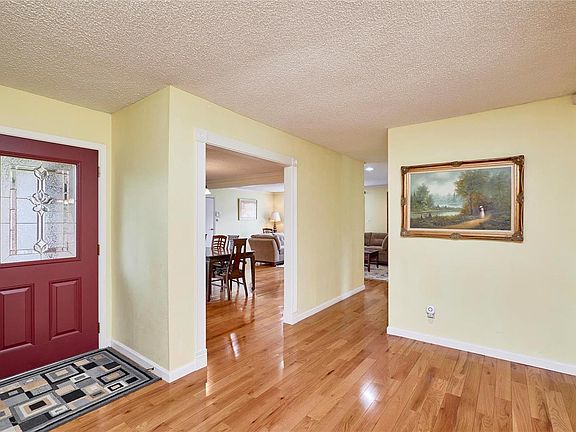 3rd image of 14326 Lake Tahoe Dr