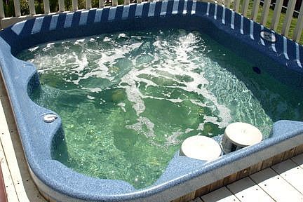 built in hot tub seats 5