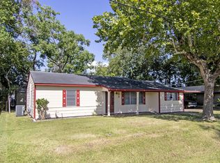 103 Lone Oak Dr, Highlands, TX 77562