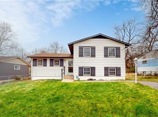 4212 Vineyard Rd, Kansas City, MO 64130