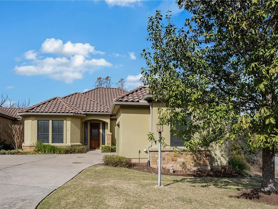 1 Chandon Ln