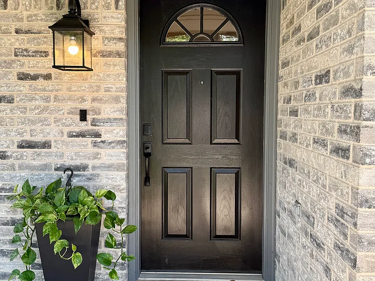 1109 E Avenue M — Photo 4