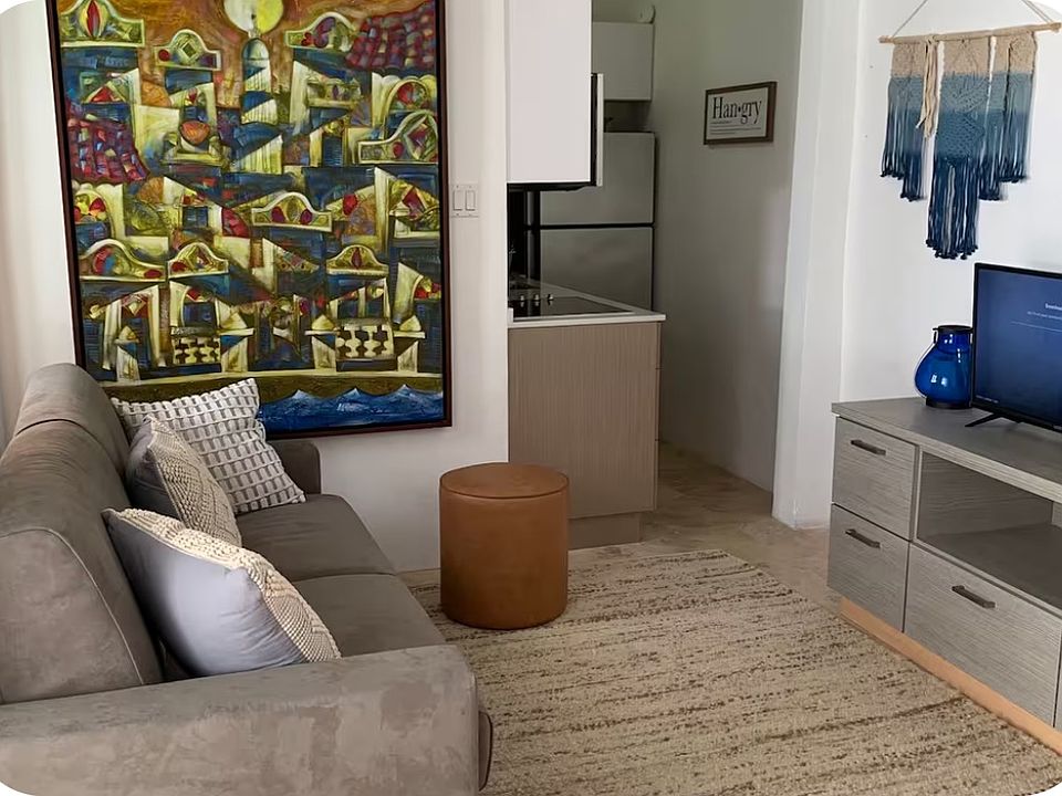 1st image of 112 Calle De San Sebastian #103