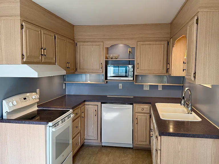 3647 Marietta Ave — Photo 9