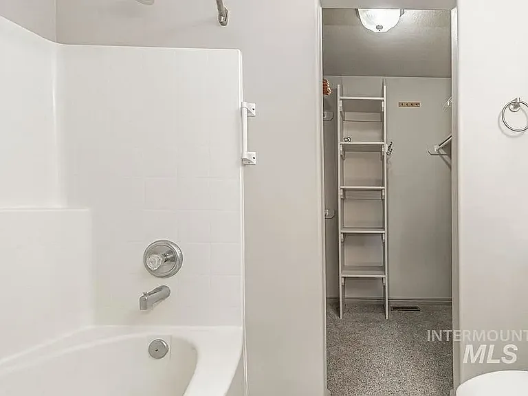 2221 S Frontier Dr — Photo 17
