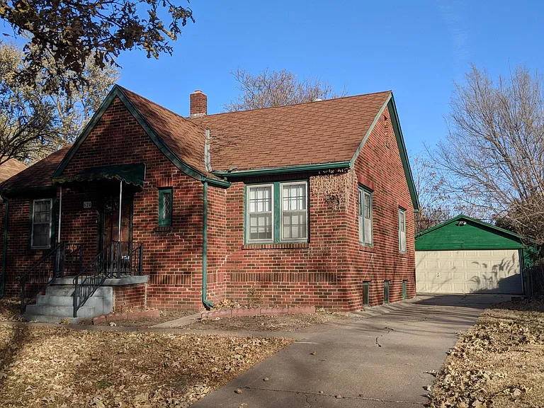 624 S Broadview St — Photo 1