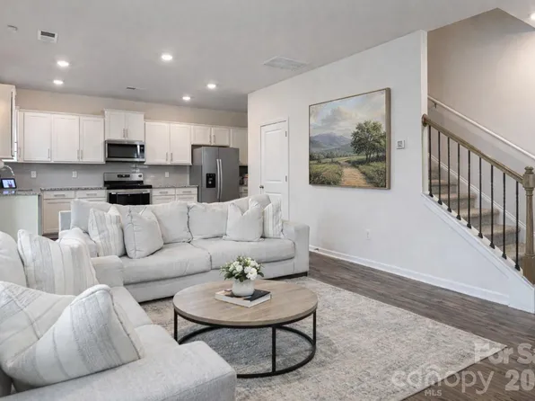 518 Jaca Ln, Arden, NC 28704