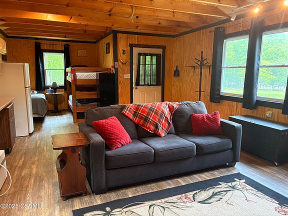 4th image of 115 Eureka Ln