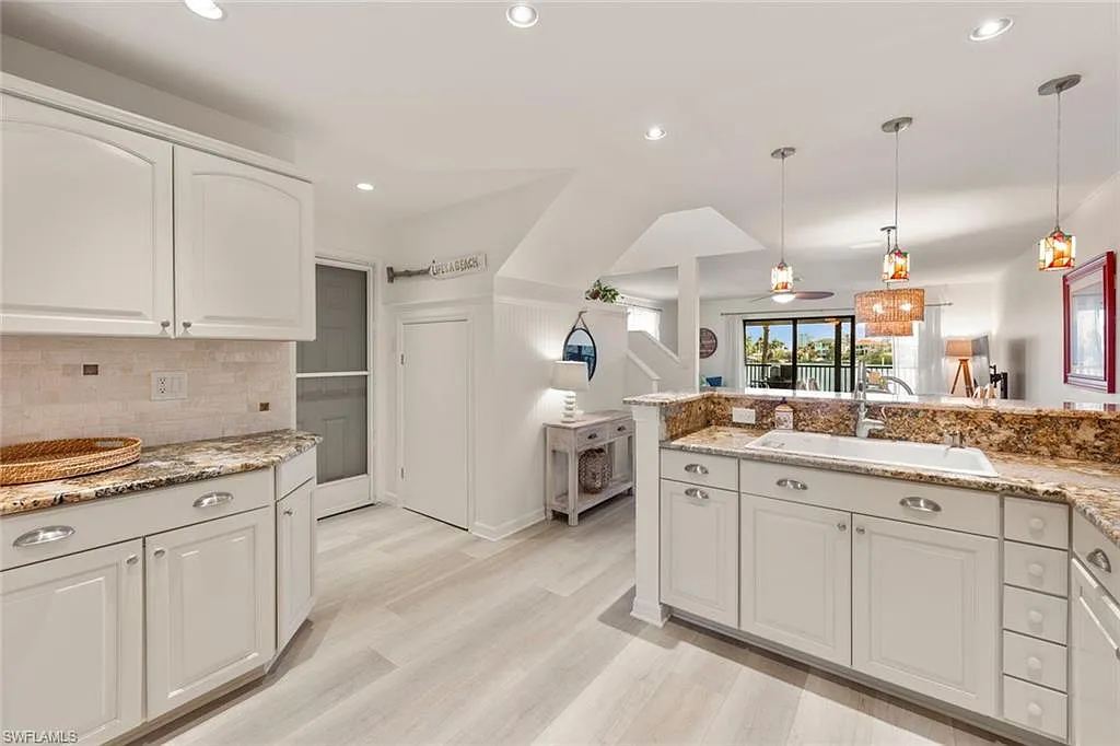 2 bed, 2.0 bath, 1444 sqft, $6,500 — Photo 4
