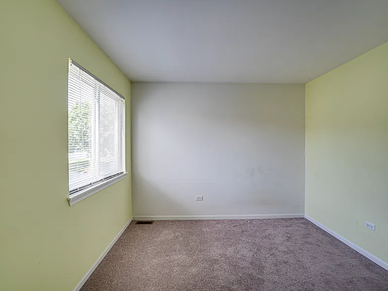 2464 Blue Spruce Ln — Photo 19
